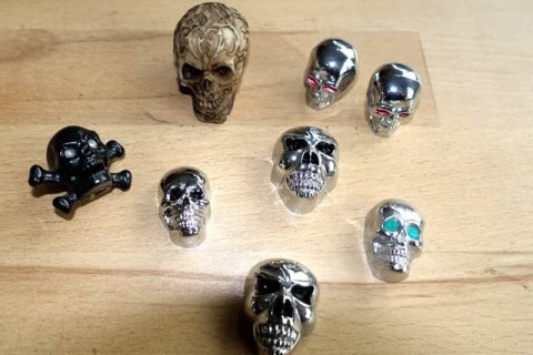 <p>Skull-Schraubenköpfe</p>