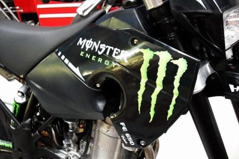 Das neue Logo auf dem Tank